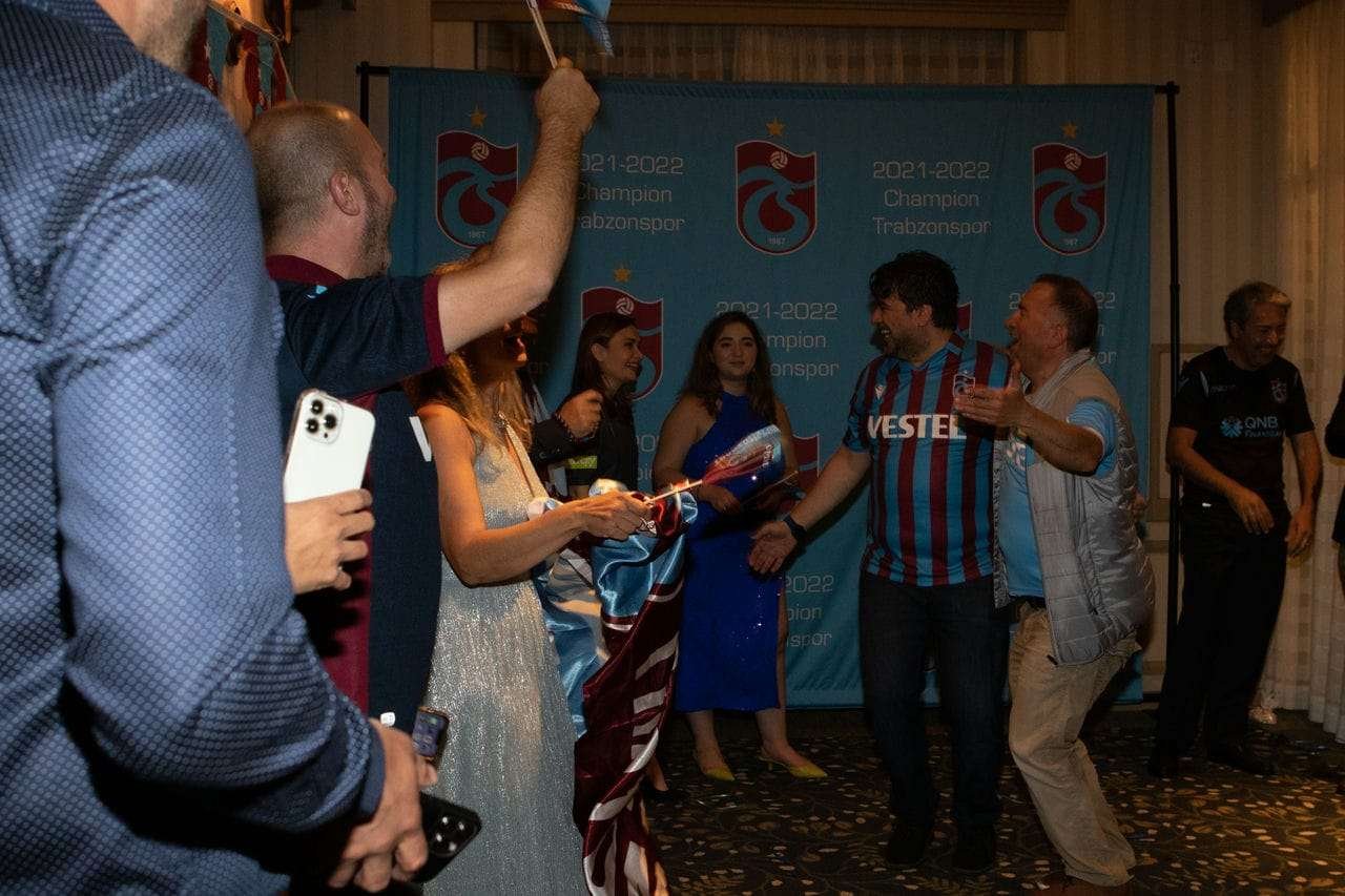 Şampiyonluğumuzu Los Angeles’ta Coşkuyla Kutladık – fotoğraf