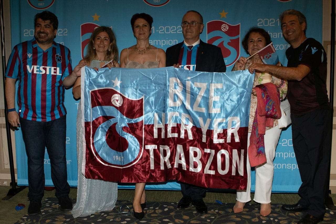 Şampiyonluğumuzu Los Angeles’ta Coşkuyla Kutladık – fotoğraf