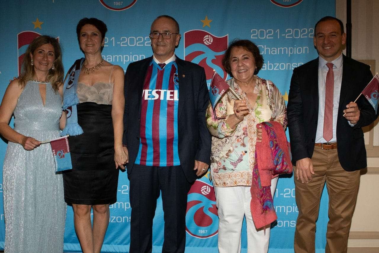 Şampiyonluğumuzu Los Angeles’ta Coşkuyla Kutladık – fotoğraf