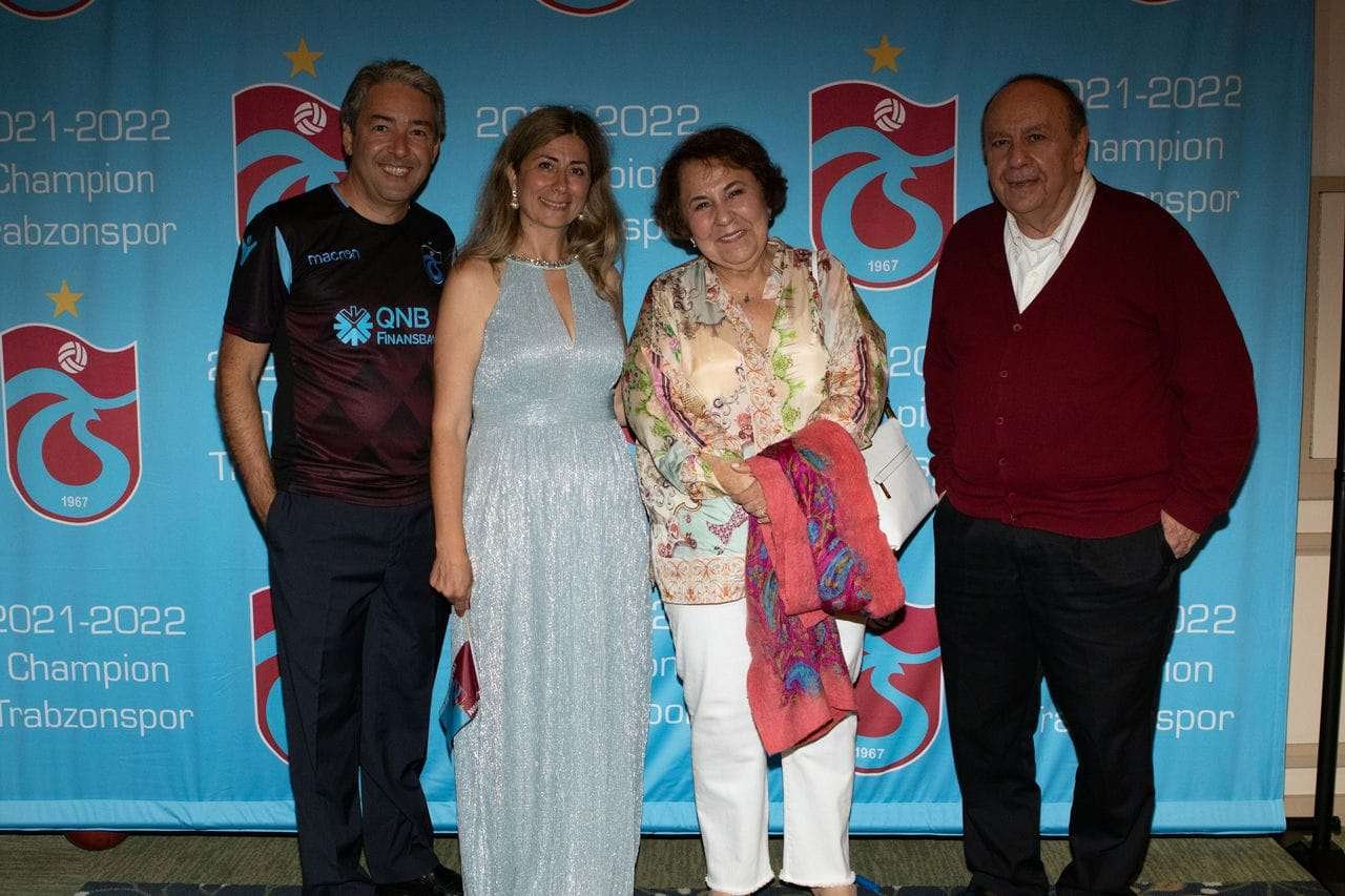 Şampiyonluğumuzu Los Angeles’ta Coşkuyla Kutladık – fotoğraf