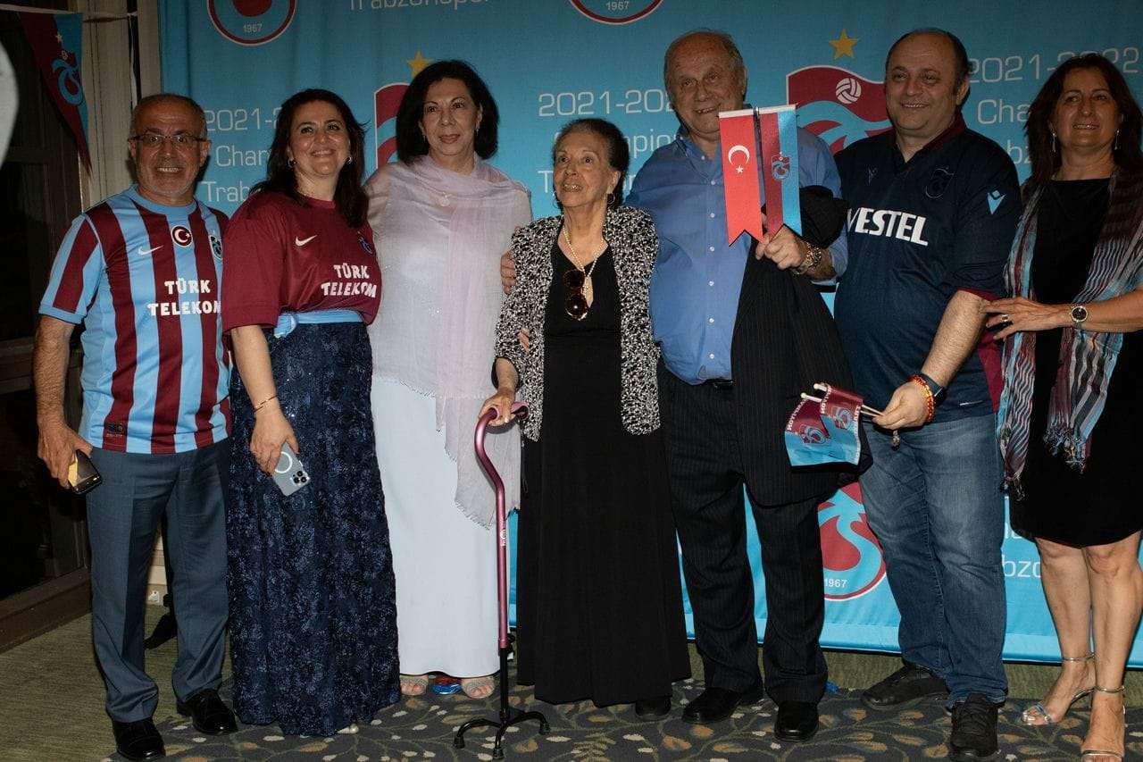 Şampiyonluğumuzu Los Angeles’ta Coşkuyla Kutladık – fotoğraf